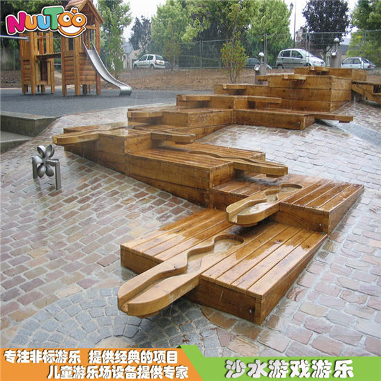 戶(hù)外兒童戲水設(shè)備 木制組合游樂(lè)新項(xiàng)目