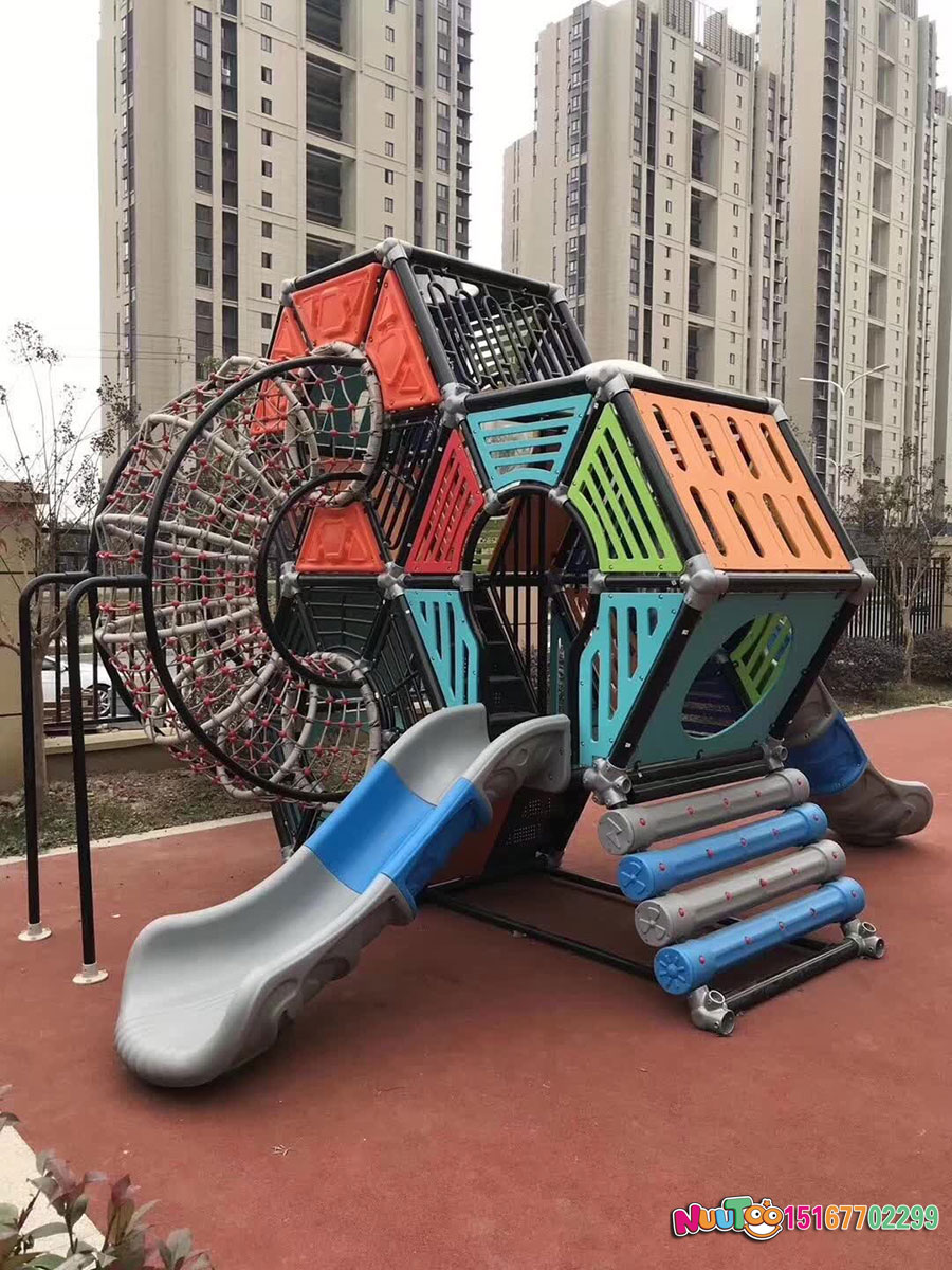 游樂(lè)場(chǎng)游樂(lè)設(shè)備廠家怎么選擇？要先了解選擇依據(jù)